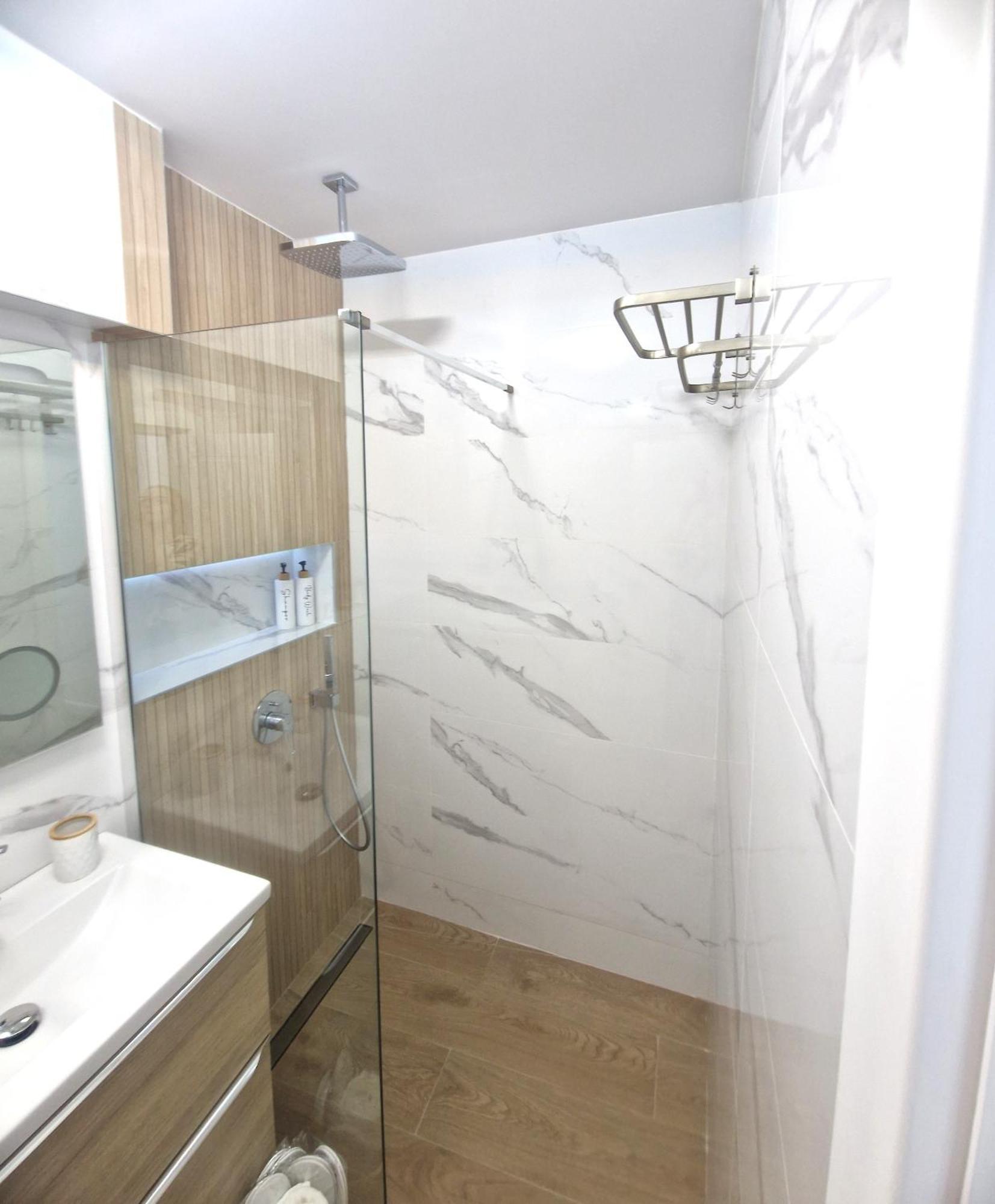 Ultracentral Luxury Apartament Árgyasudvarhely Kültér fotó